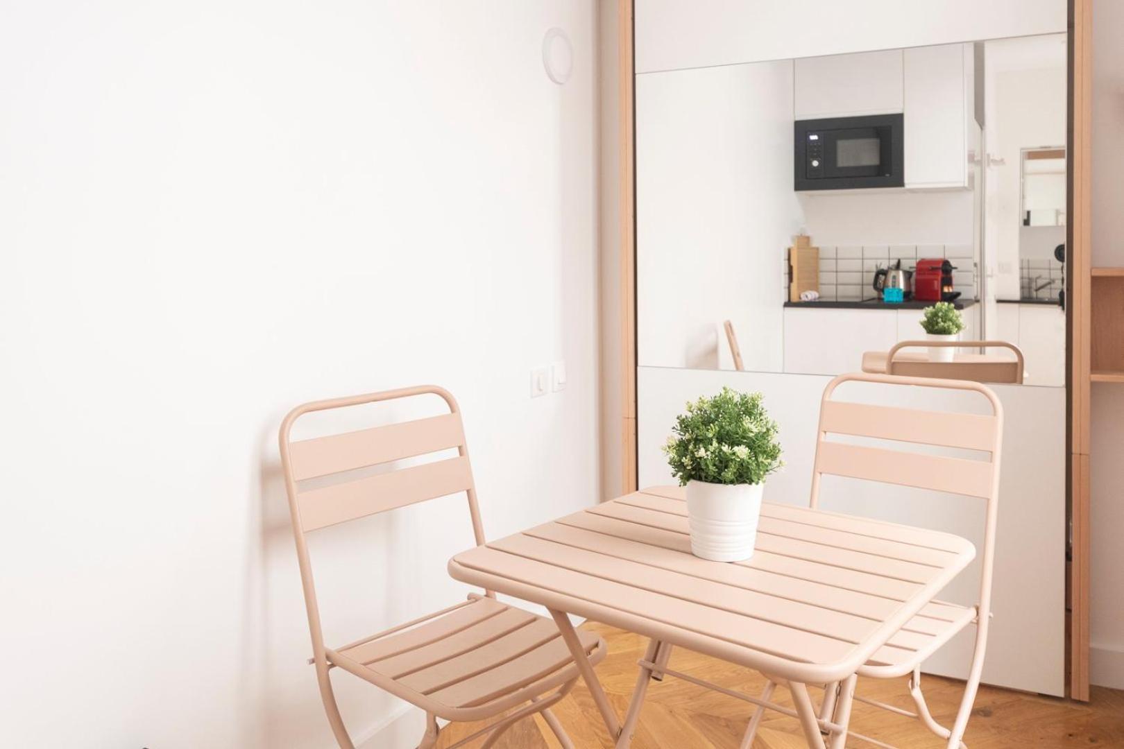 Super Central Mini Studio - 2 Pax, Murphy Bed Paryż Zewnętrze zdjęcie
