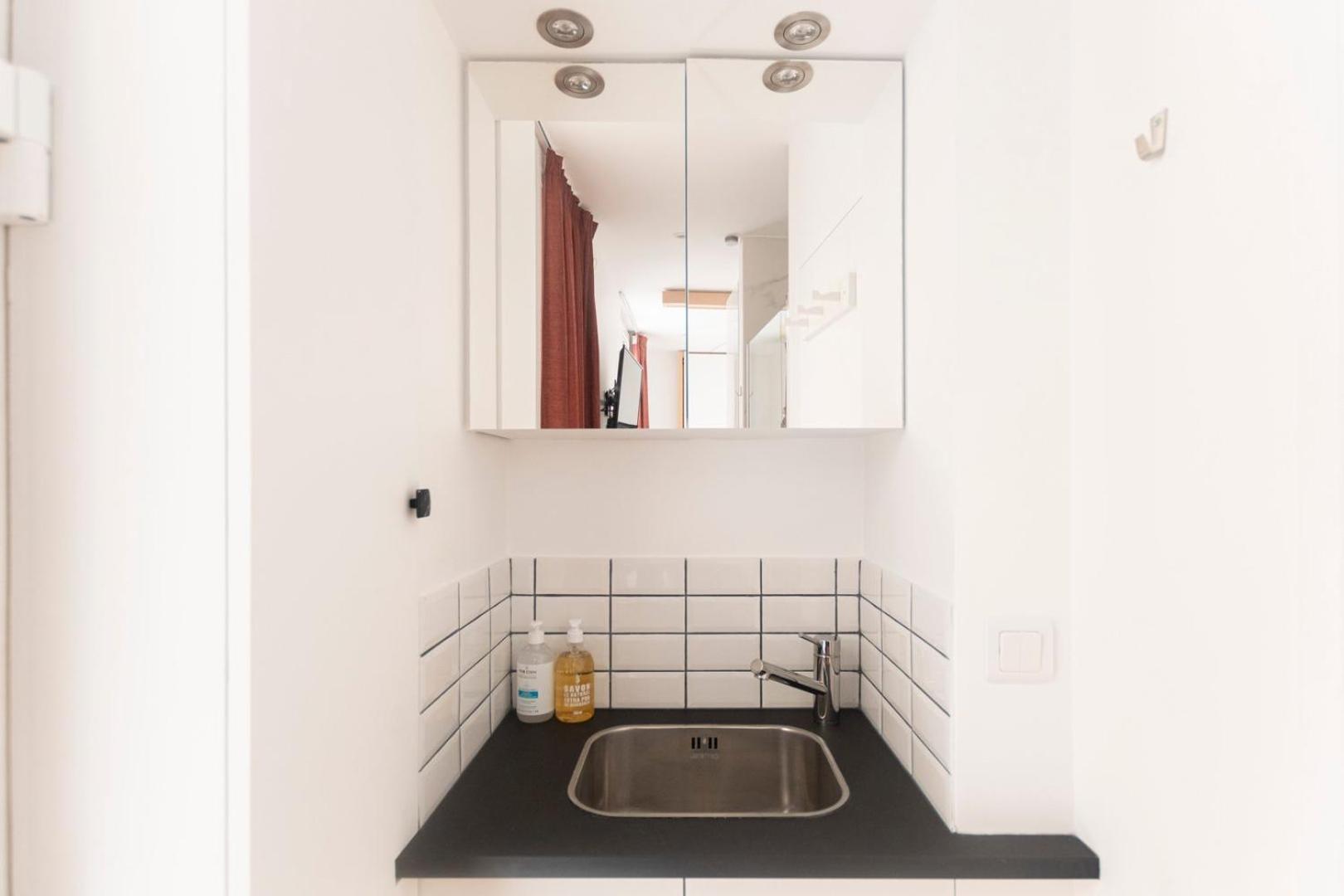Super Central Mini Studio - 2 Pax, Murphy Bed Paryż Zewnętrze zdjęcie